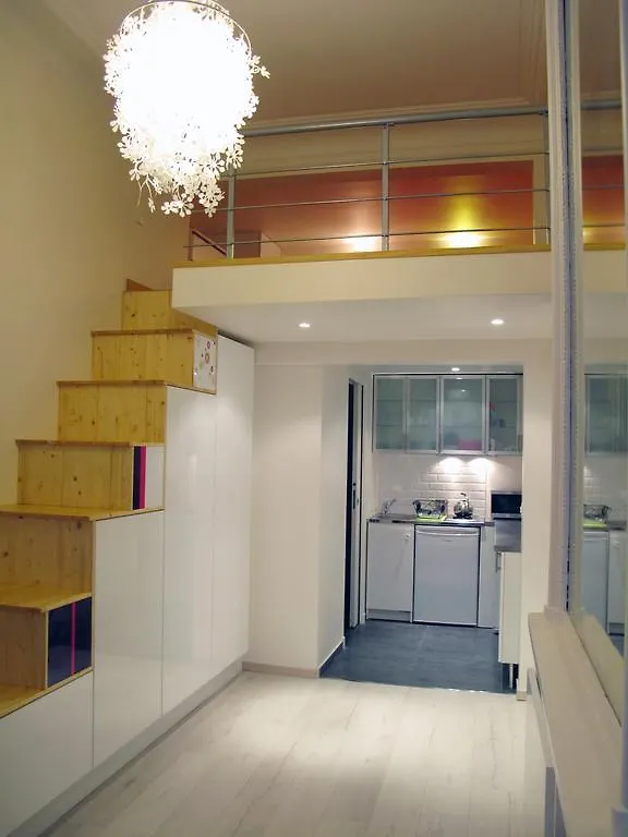Studio Canal Saint Martin Apartment Paris